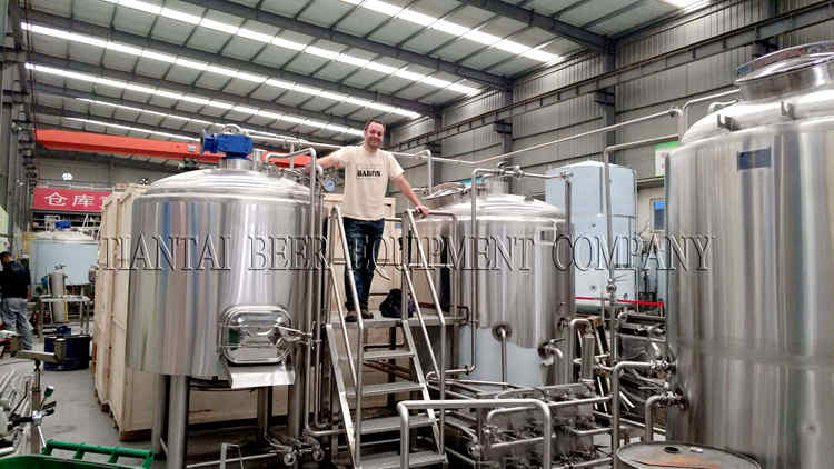 <b>Welcome Chile Customers Inspect 1200L Brewing System</b>